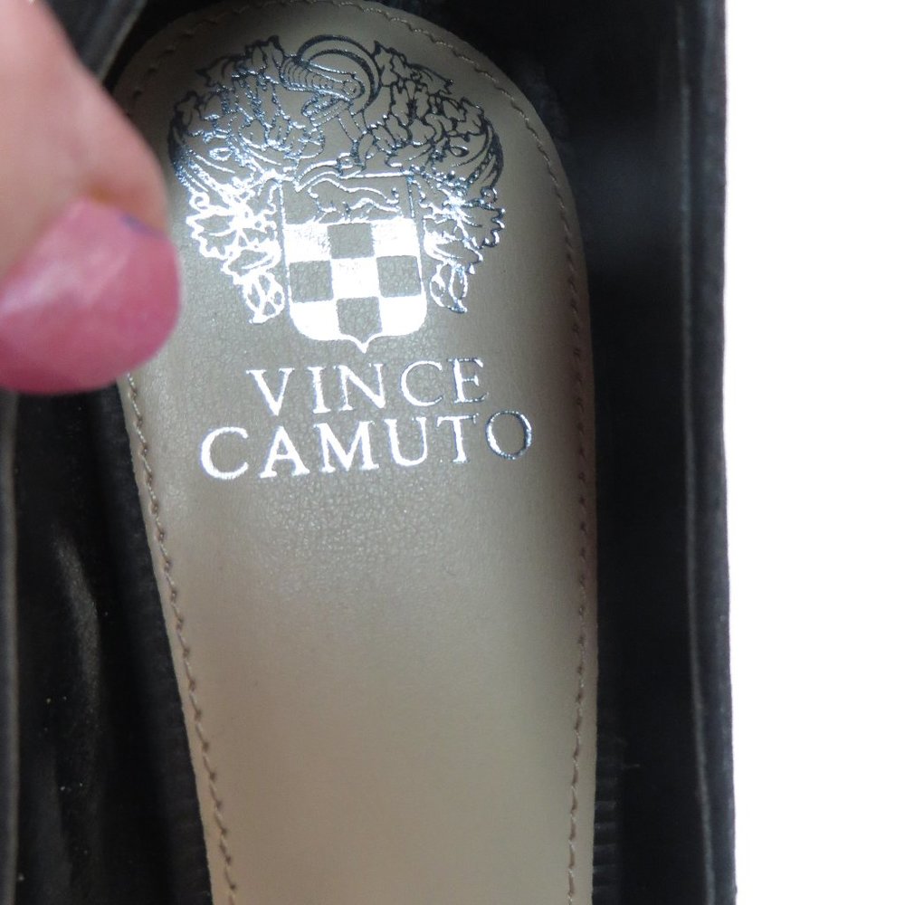 Vince Camuto Hi Heeled Textured and Velvet heel - Picture 5 of 11